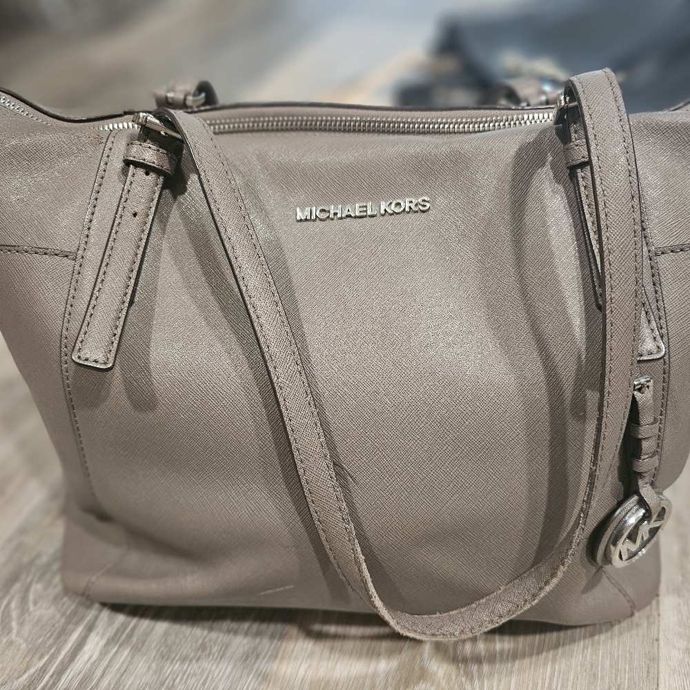 Michael Kors Gray Leather Shoulder Bag